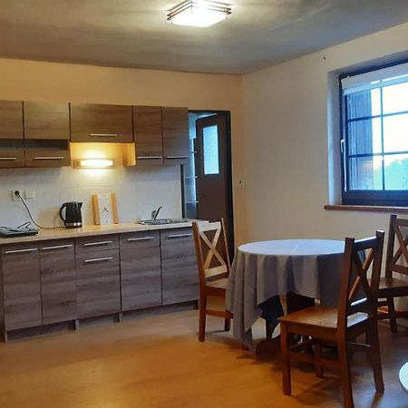 Budha Apartma Jirikov  エクステリア 写真