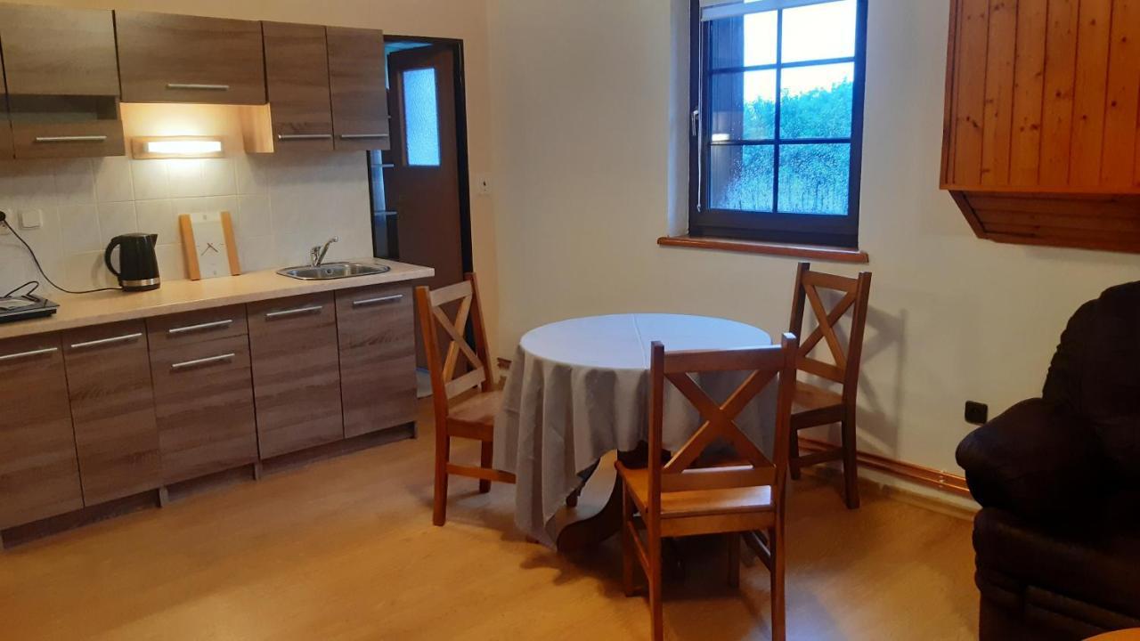 Budha Apartma Jirikov  エクステリア 写真