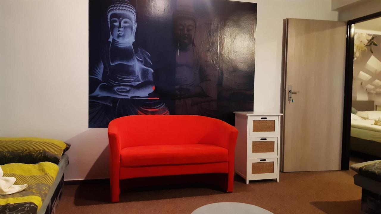 Budha Apartma Jirikov  エクステリア 写真